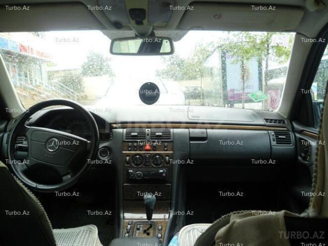 Mercedes E 240 1999, 273,000 km - 2.4 l - Bakı