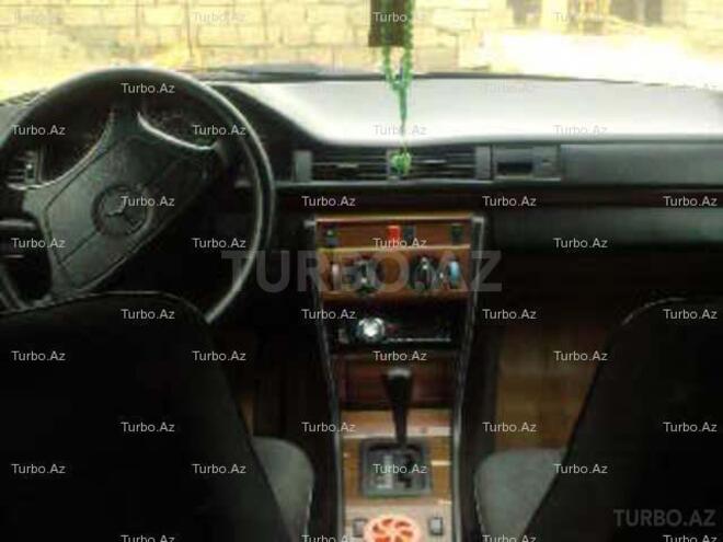 Mercedes E 280 1993, 310,000 km - 2.8 l - Bakı