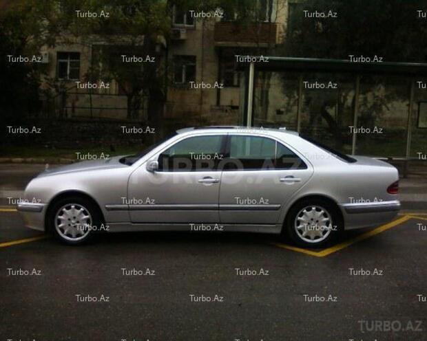 Mercedes E 220 2001, 155,000 km - 2.2 л - Bakı