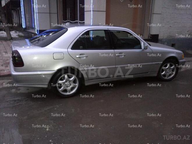 Mercedes C 220 2000, 105,500 km - 2.3 l - Bakı