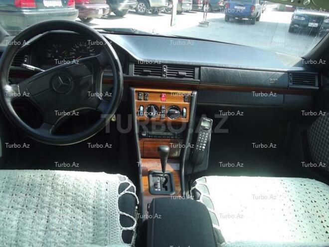 Mercedes E 220 1995, 265,000 km - 2.2 l - Bakı