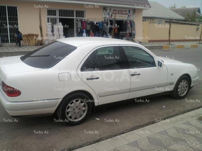 Mercedes E 220 1996, 378,000 km - 2.2 l - Bakı