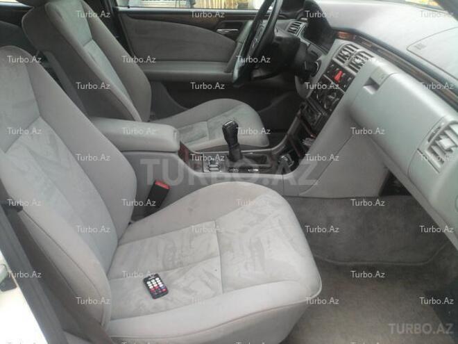 Mercedes E 220 1996, 378,000 km - 2.2 l - Bakı