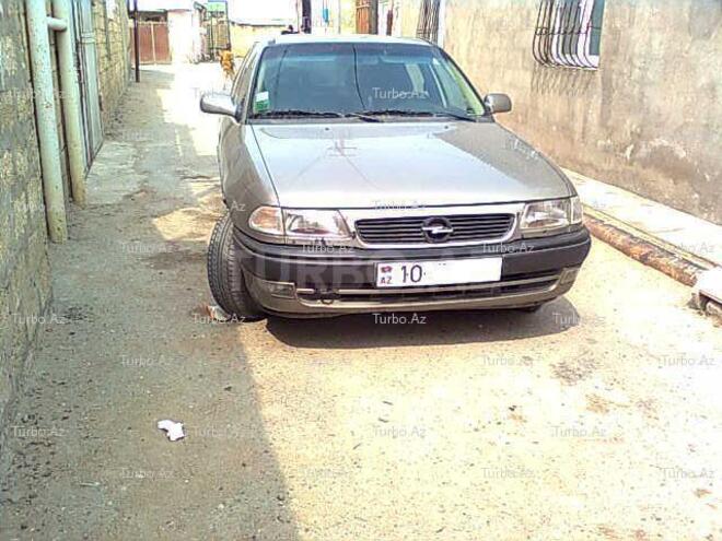Opel Astra 1995, 202,000 km - 1.6 l - Bakı