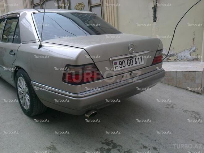 Mercedes E 200 1995, 210,960 km - 2.0 л - Bakı