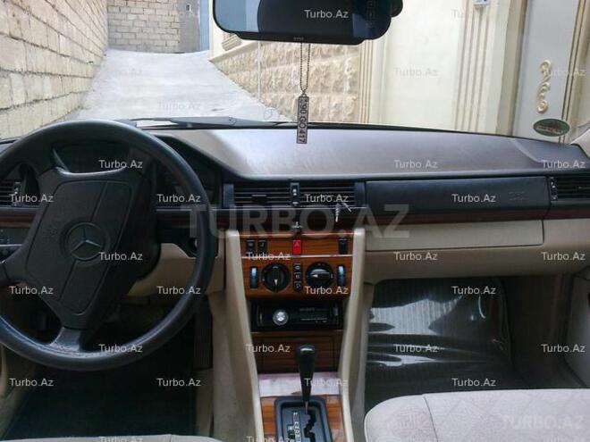 Mercedes E 200 1995, 210,960 km - 2.0 л - Bakı