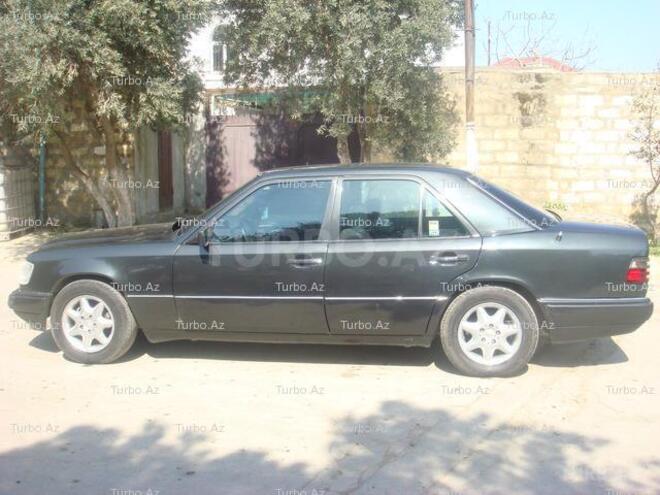 Mercedes E 220 1995, 218,000 km - 2.2 l - Bakı