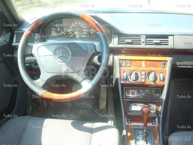 Mercedes E 220 1995, 218,000 km - 2.2 l - Bakı