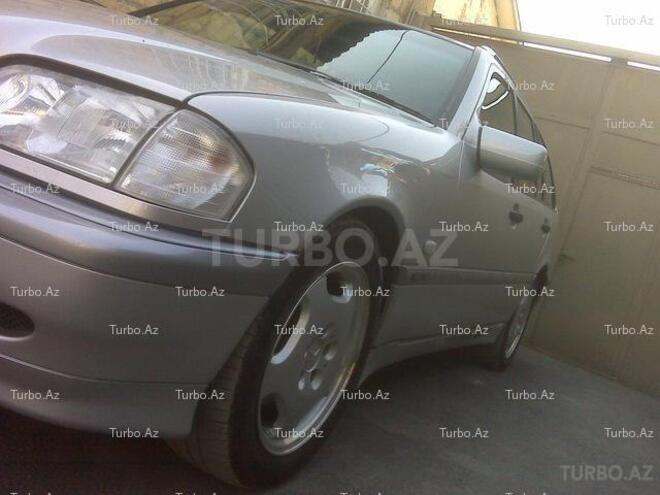 Mercedes C 220 2000, 188,000 km - 2.2 l - Bakı