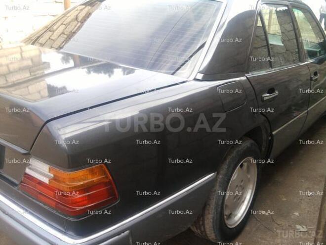 Mercedes E 200 1993, 255,000 km - 2.0 l - Bakı