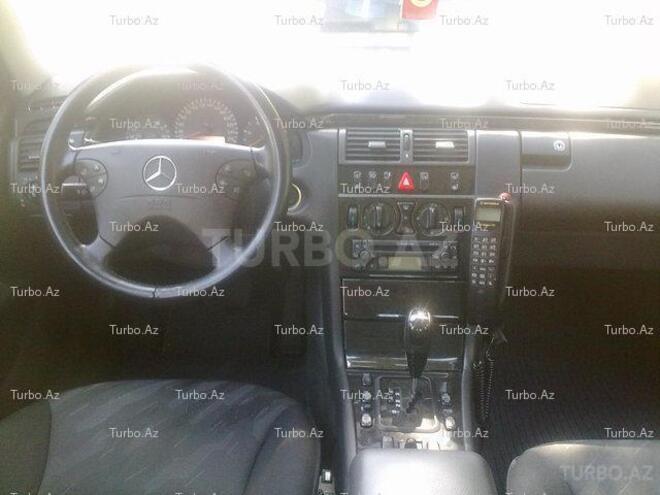 Mercedes E 220 2000, 160,000 km - 2.2 l - Bakı