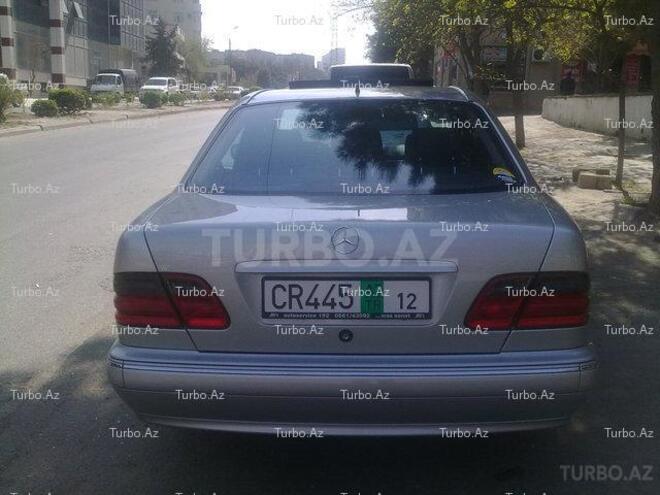 Mercedes E 220 2000, 160,000 km - 2.2 l - Bakı