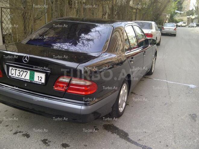 Mercedes E 220 2000, 19,000 km - 2.2 l - Bakı
