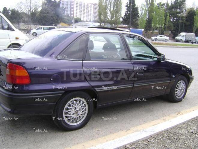 Opel Astra 1994, 198,000 km - 1.6 l - Bakı