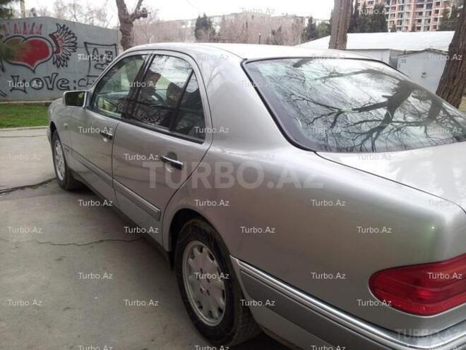 Mercedes E 240 1998, 185,000 km - 2.4 l - Bakı