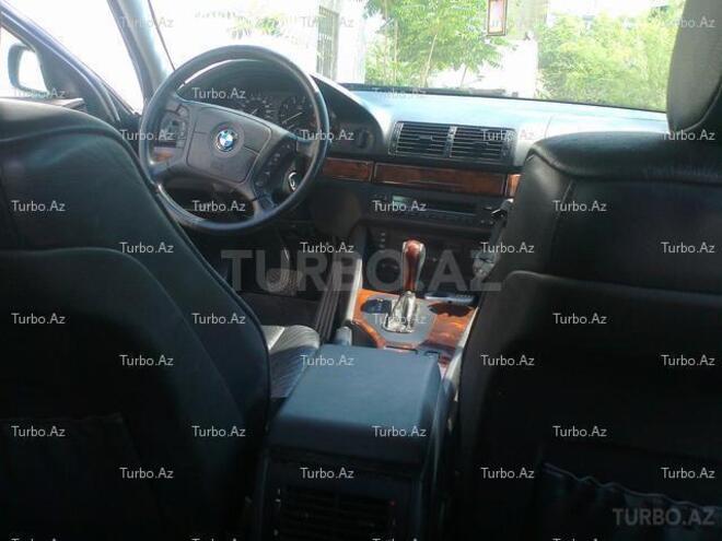 BMW 528 1999, 174,000 km - 2.8 l - Bakı