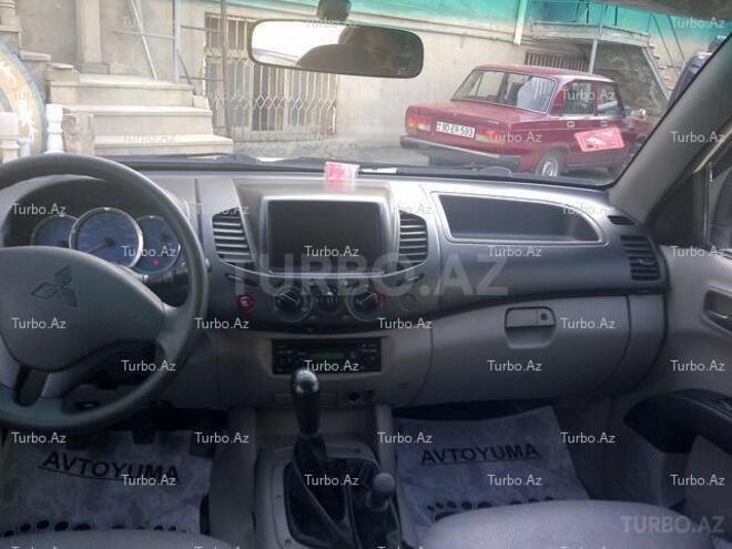Mitsubishi L200 2009, 87,500 km - 2.5 l - Bakı