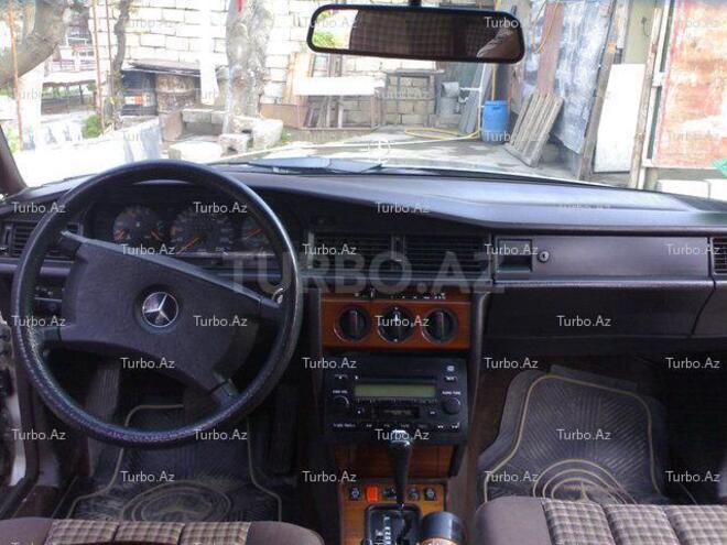 Mercedes 190 1991, 300,000 km - 2.3 л - Bakı