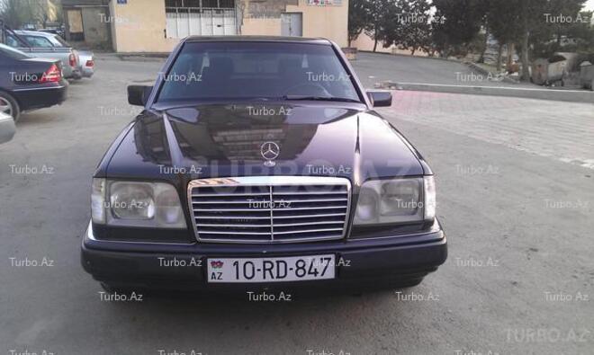 Mercedes E 220 1995, 256,000 km - 2.2 l - Bakı