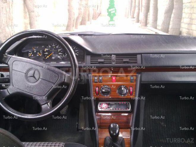 Mercedes E 200 1995, 250,000 km - 2.0 l - Bakı