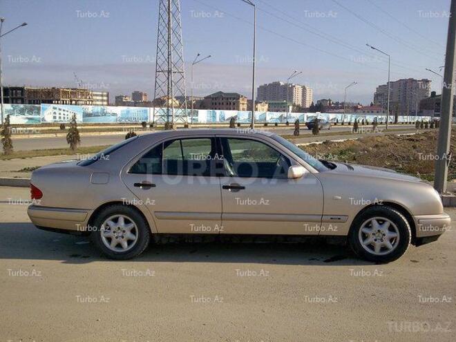 Mercedes E 220 1998, 216,000 km - 2.2 l - Bakı