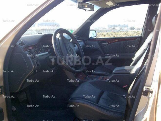 Mercedes E 220 1998, 216,000 km - 2.2 l - Bakı