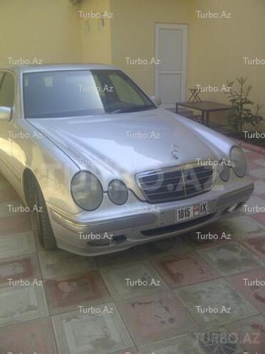 Mercedes E 240 2000, 130,000 km - 2.4 l - Bakı
