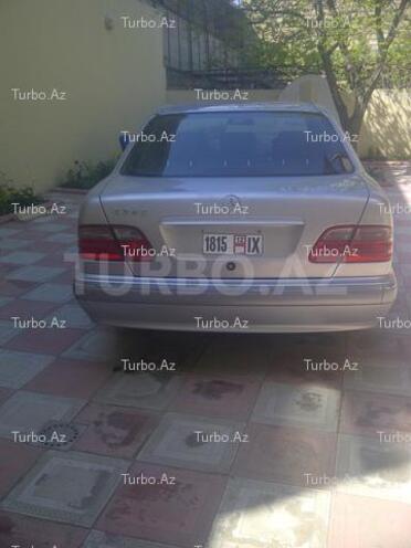 Mercedes E 240 2000, 130,000 km - 2.4 l - Bakı
