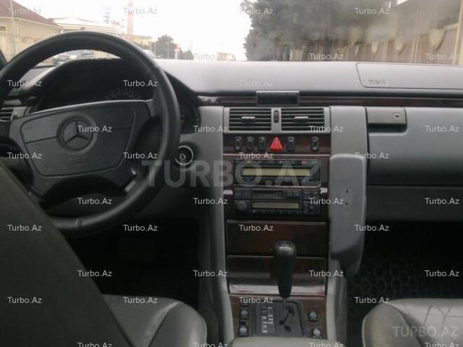 Mercedes E 320 1996, 199,000 km - 3.2 l - Bakı