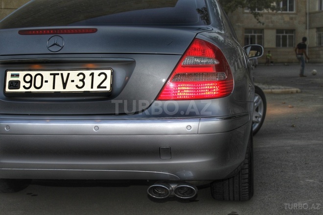 Mercedes E 320 2003, 190,000 km - 3.2 l - Bakı