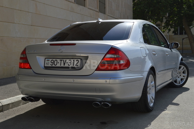 Mercedes E 320 2003, 190,000 km - 3.2 l - Bakı