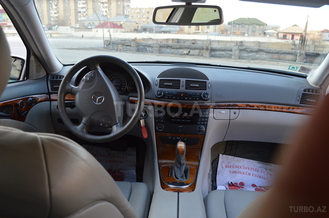 Mercedes E 320 2003, 190,000 km - 3.2 l - Bakı