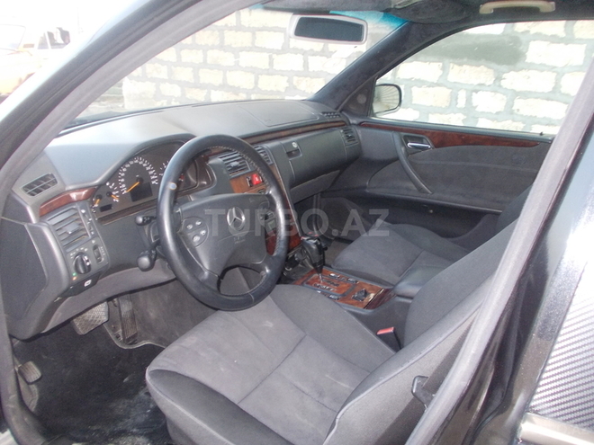 Mercedes E 270 2000, 200,000 km - 2.7 л - Bakı