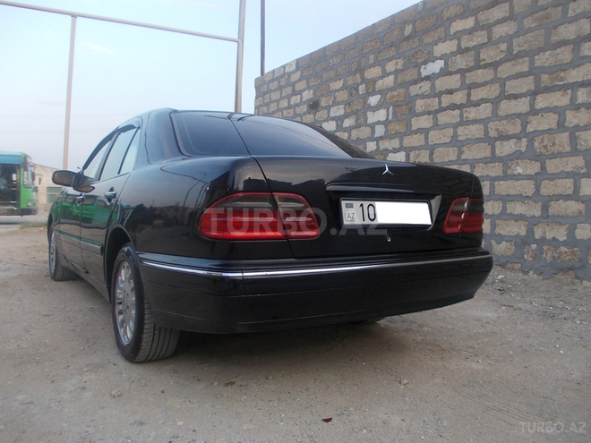 Mercedes E 270 2000, 200,000 km - 2.7 л - Bakı