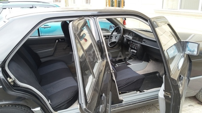 Mercedes 190 1991, 295,000 km - 2.0 l - Bakı