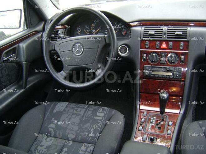 Mercedes E 240 1999, 145,000 km - 2.4 л - Bakı