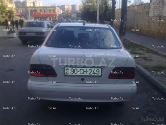 Mercedes E 220 2000, 289,000 km - 2.2 l - Bakı