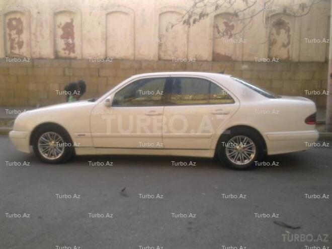 Mercedes E 220 2000, 289,000 km - 2.2 l - Bakı
