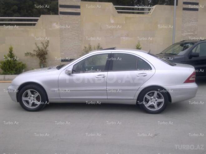 Mercedes C 320 2002, 142,400 km - 3.2 л - Bakı
