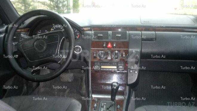 Mercedes E 220 1998, 195,000 km - 2.2 l - Bakı