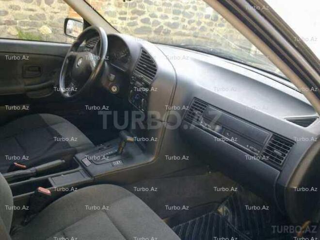 BMW 318 1992, 235,000 km - 1.8 l - Bakı