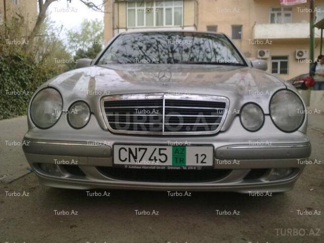 Mercedes E 220 2001, 240,000 km - 2.2 л - Bakı