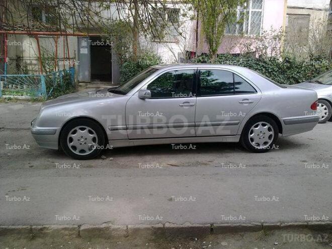 Mercedes E 220 2001, 240,000 km - 2.2 л - Bakı