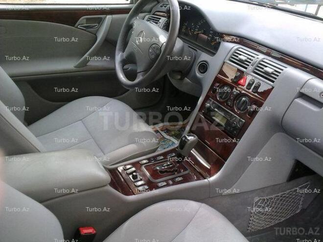 Mercedes E 220 2001, 240,000 km - 2.2 л - Bakı