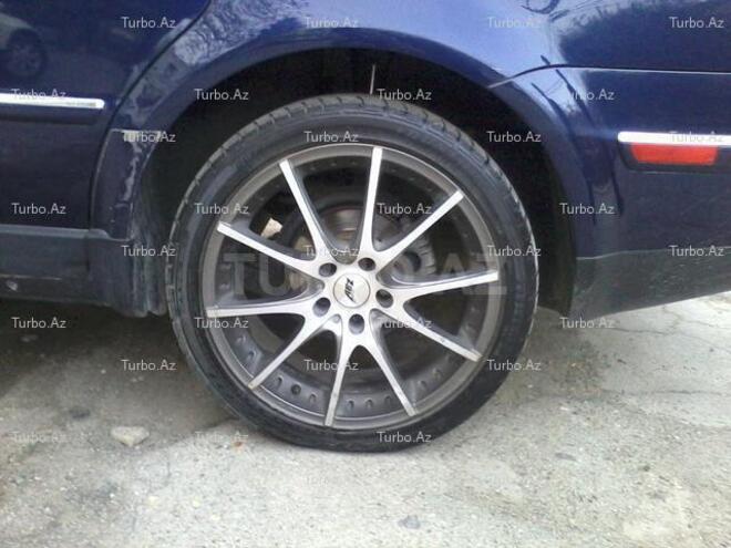 Volkswagen Passat 2001, 142,000 km - 1.8 l - Bakı