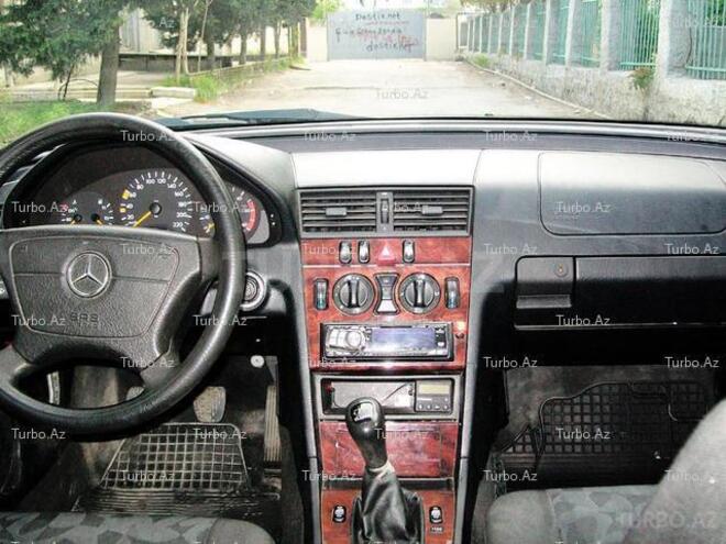 Mercedes C 220 2000, 130,000 km - 2.2 l - Bakı