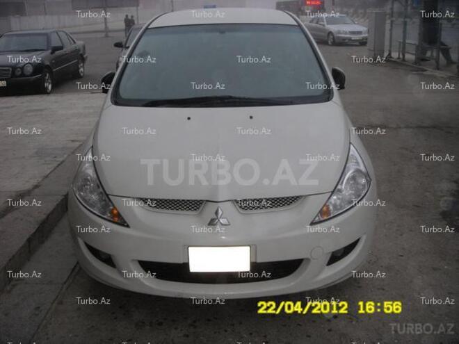 Mitsubishi Grandis 2003, 82,000 km - 2.4 l - Bakı