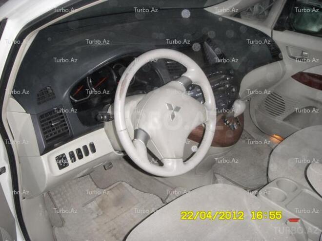 Mitsubishi Grandis 2003, 82,000 km - 2.4 l - Bakı