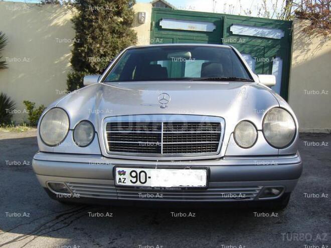 Mercedes E 220 1996, 242,000 km - 2.2 l - Bakı