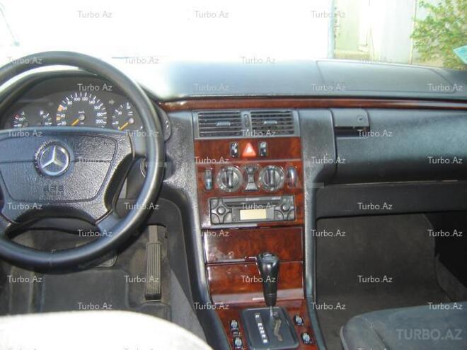 Mercedes E 220 1996, 242,000 km - 2.2 l - Bakı